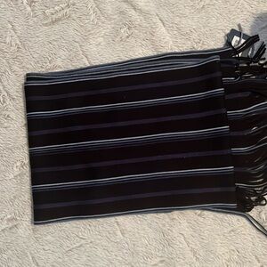 NWT Roundtree and Yorke Striped Scarf